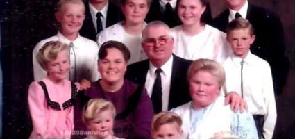 Secrets of Mormon Cult : Breaking Polygamy oBL1AmdkO2k.jpg
