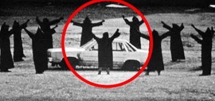 5 Extremely Scary CULTS Caught on Camera 3fk70skVgc4.jpg
