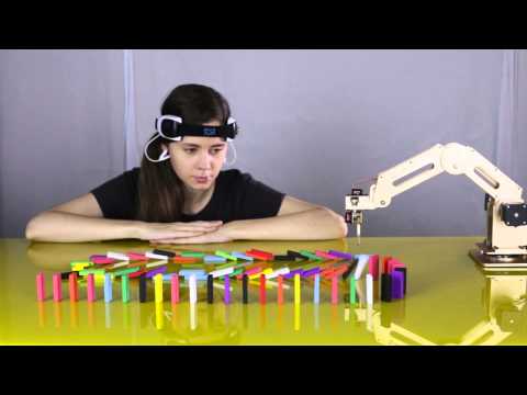 Mind Control: Cool Girl Plays The Domino With Dobot